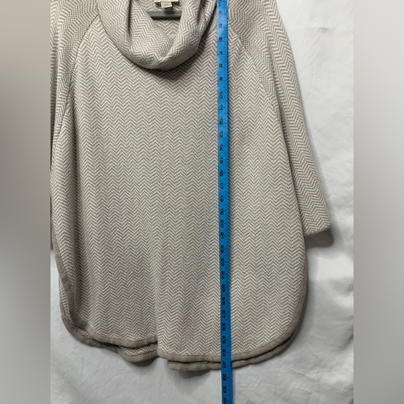3/$30 Ann Taylor Loft Short Kimono Sleeve Cowl Neck Curved Hem Sweater Size M/L - Picture 7 of 11